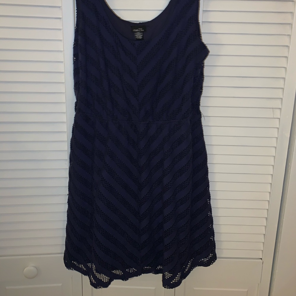 Dress - Picture 2 of 3